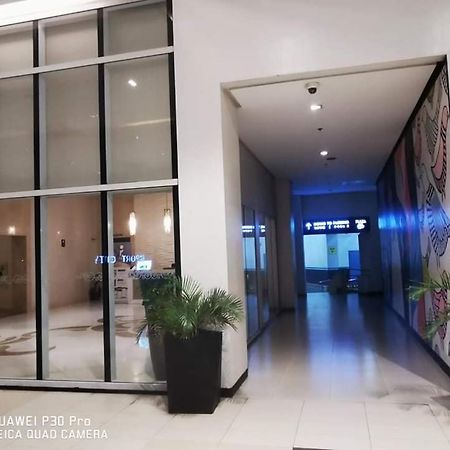 Staycation Condotel @150Newport Pasay City Manila Esterno foto