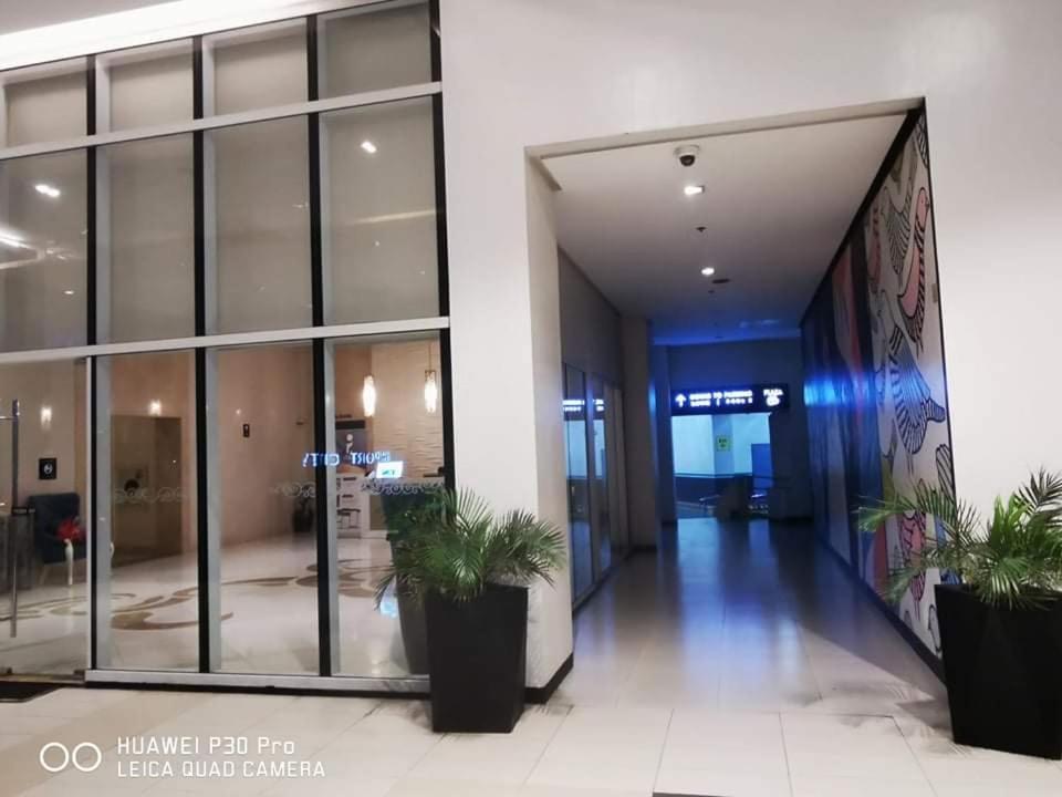 Staycation Condotel @150Newport Pasay City Manila Esterno foto